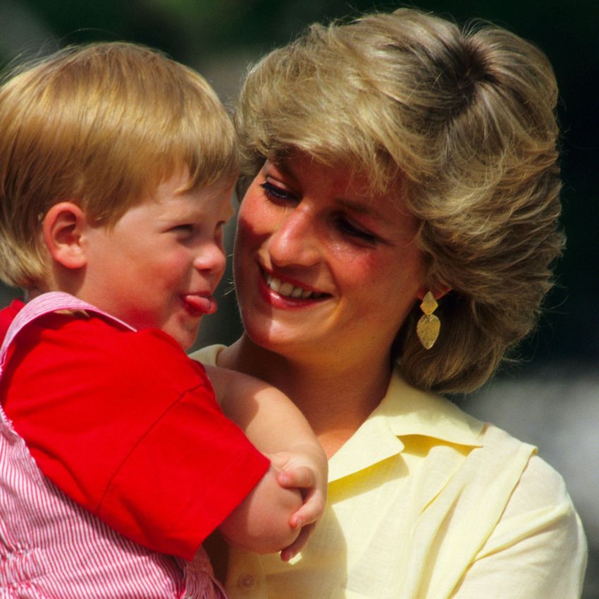 Princess-Diana-Prince-Harry-Pictures_GH_content_850px.jpg