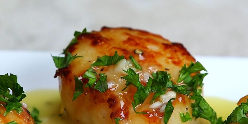 Lemon Butter Scallops Is an Easy Seafood Dinner You'll Want to Make ...