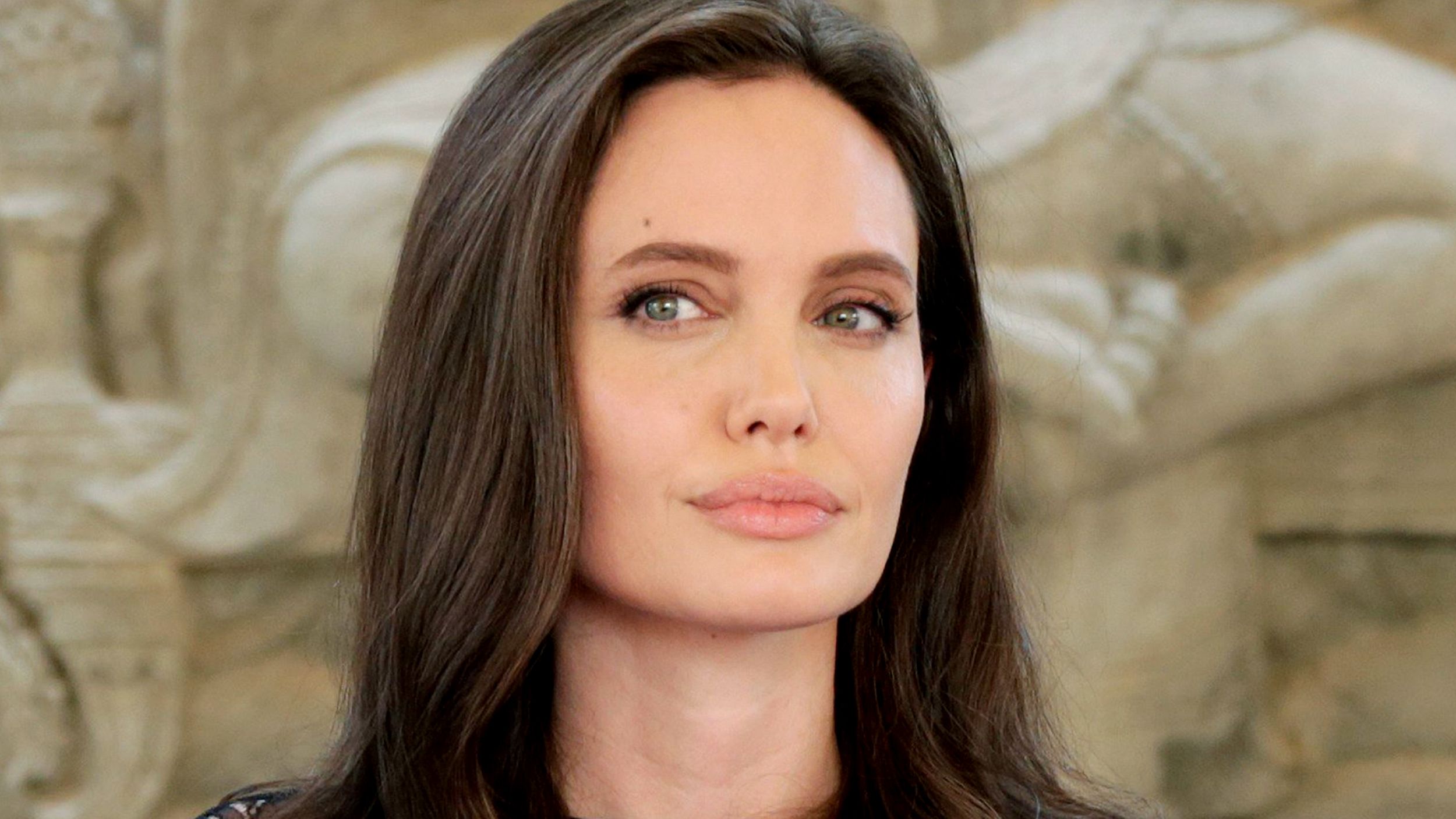 angelina-jolie-confesses-that-she-once-hired-a-hitman-to-kill-her