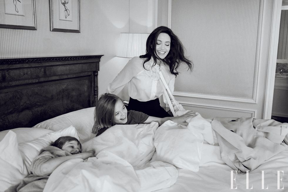 Angelina Jolie with Shiloh and Vivienne