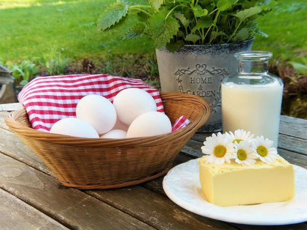 Butter and eggs contain calcium.