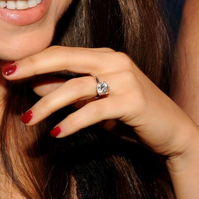 Mila Kunis's engagement ring