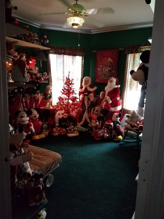 disney house christmas room