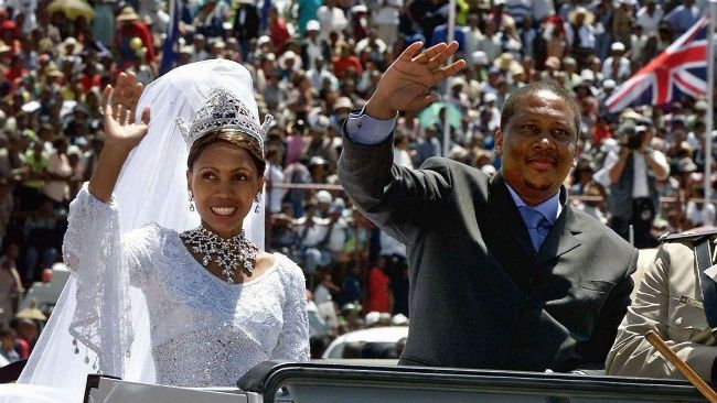 Лесото, получила степень бакалавра Дети: принцесса Мэри Сенате Мохато Сиисо...