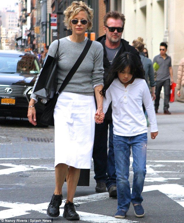 Meg Ryan, Daisy, and John Mellencamp taking a stroll in Manhattan