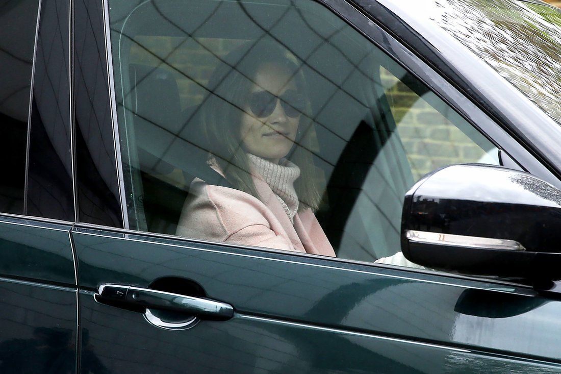 Pippa Middleton on her way to meet her nephew