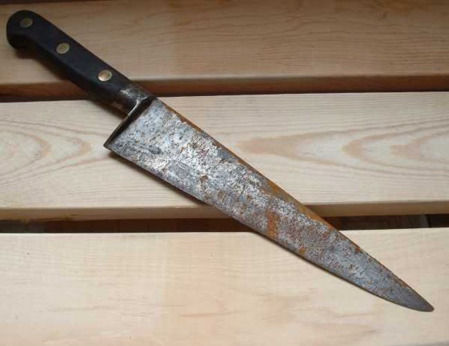 Rusty knife
