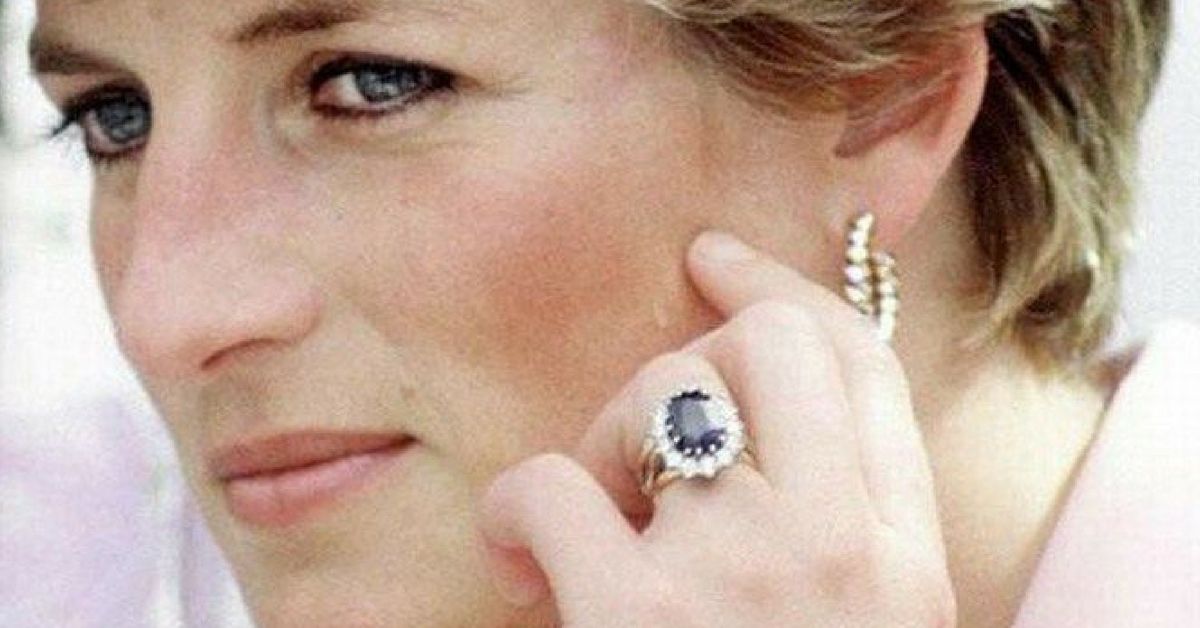 Princess Diana's Engagement Ring Photo