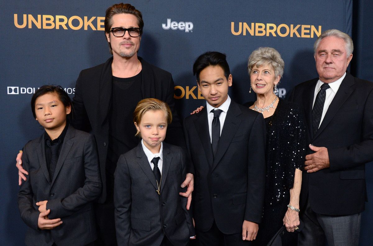 Brad Pitt, his parents and children
