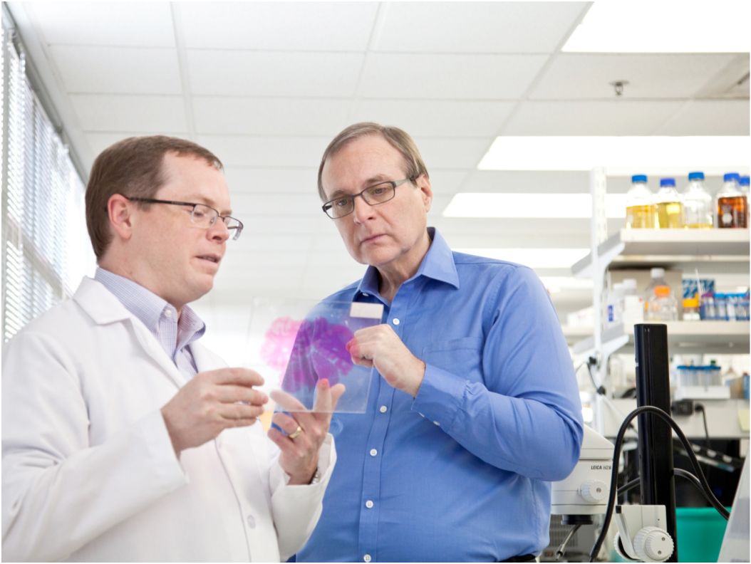 Paul Allen at the Allen Institute for Brain Science with CEO Allan Jones