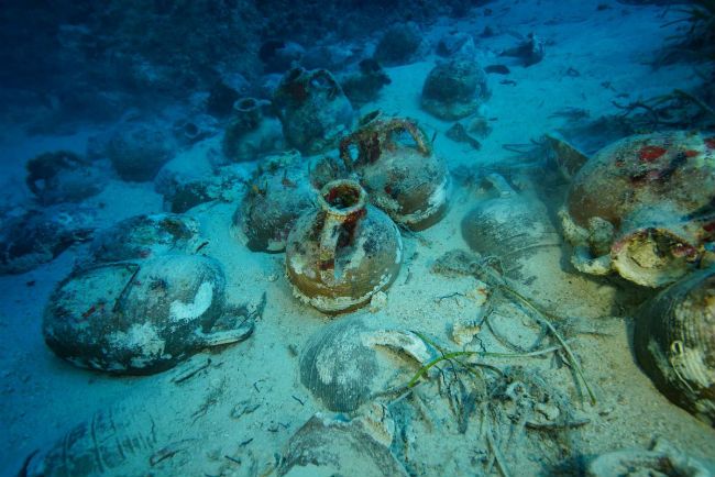 Amphorae jars