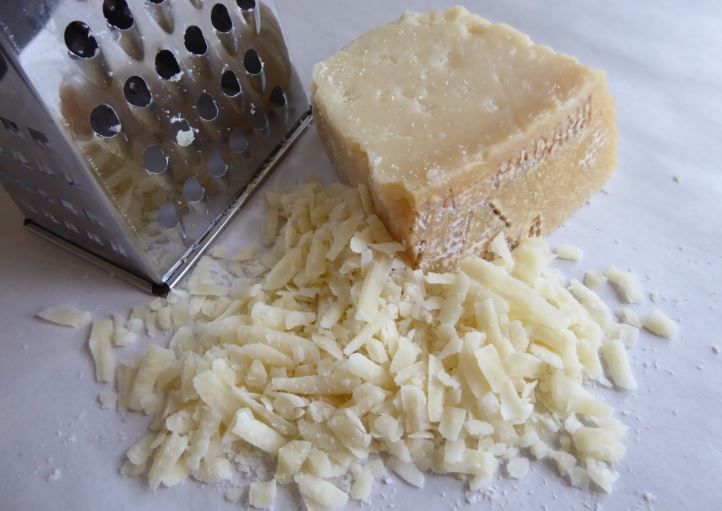 Grated cheese 