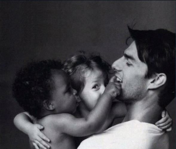 Tom Cruise with a young Connor and Isabella