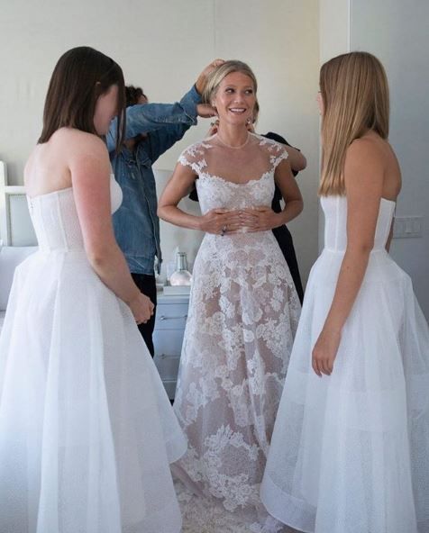 Gwyneth Paltrow gets ready with her daughter Apple and stepdaughter Isabella.
