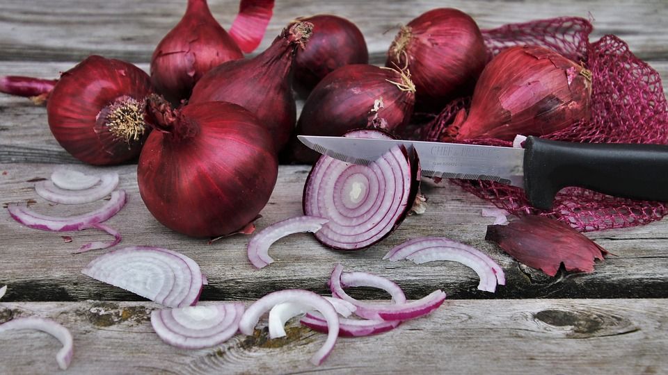 Sliced Raw onions