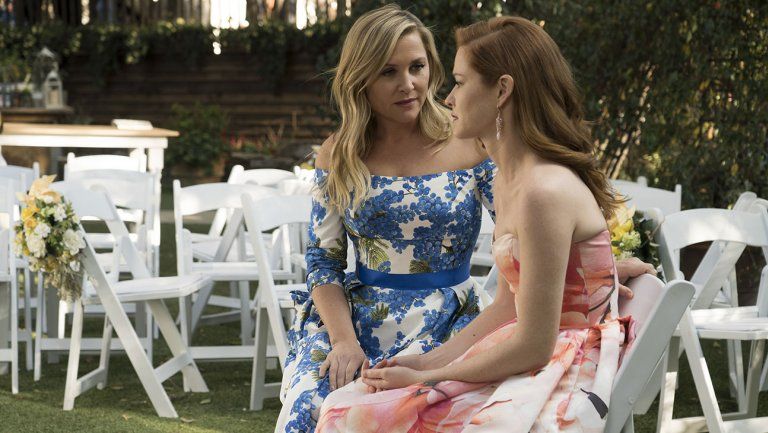 Jessica Capshaw and Sarah Drew as Dr. Arizona Robbins and Dr. April Kepner