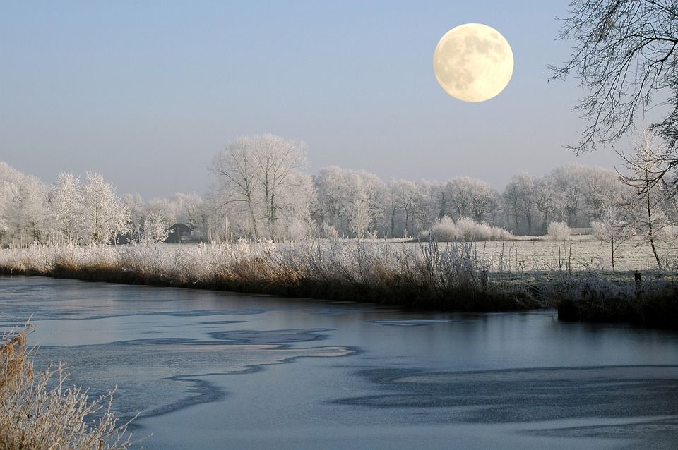 Full Moon Winter