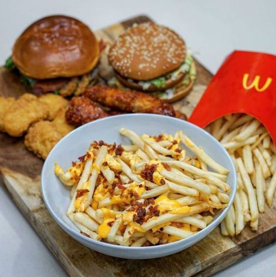 Cheesy bacon fries McDonald's
