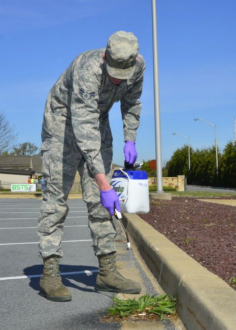 Weed killer spray